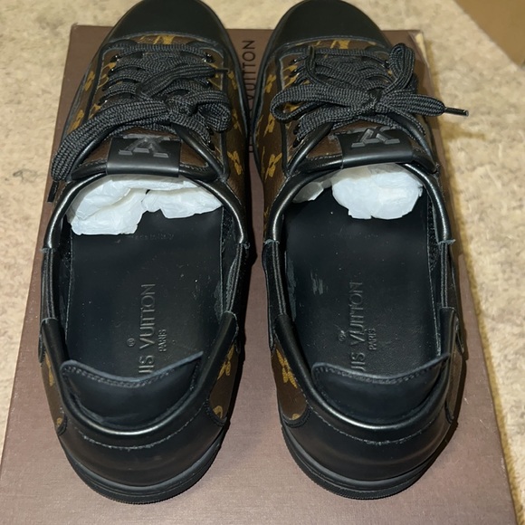 Louis Vuitton Shoes - Picture 3 of 5